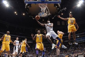 亚博app下载地址-TheShy乱入NBA？库里七场30+成背景板，雷霆单刀错失绝平
